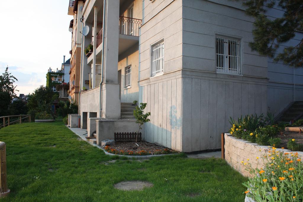 Apartments Vera كارلوفي فاري الغرفة الصورة